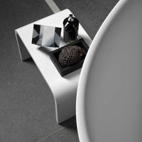 Drift free standing bath tub