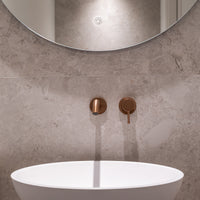 Simple round mirror including lighting